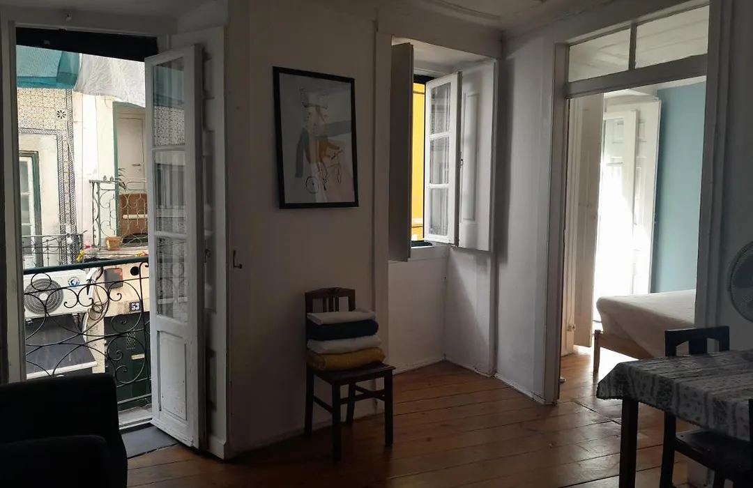 Chiado / Carmo Small Artist Lodge-1